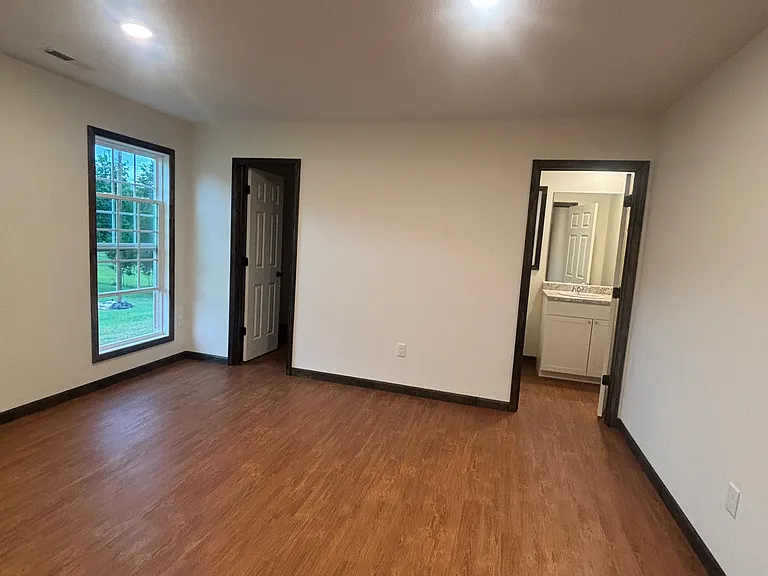 1583 White Plains Rd #A — Photo 8