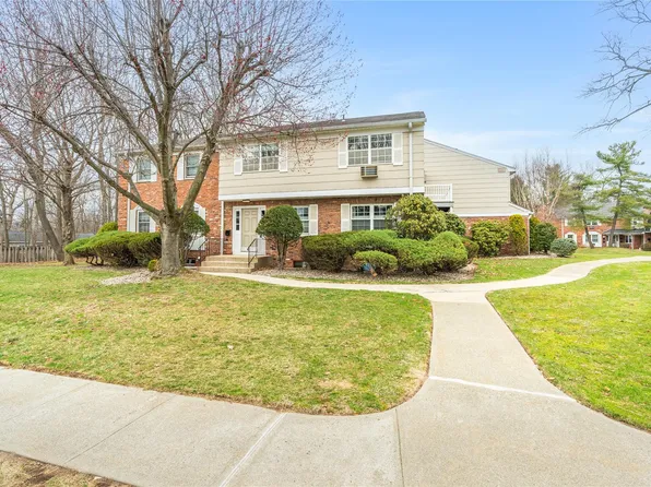 222 Doxbury Lane, Suffern, NY 10901