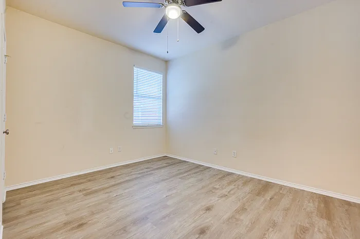 7909 Country Home Dr — Photo 10