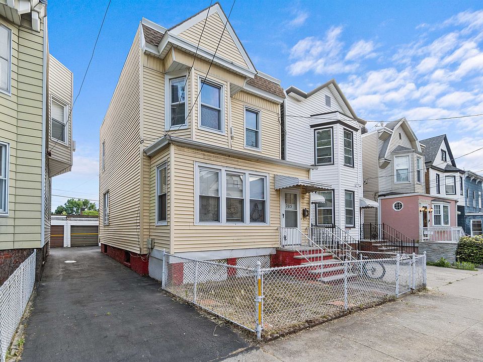 1st image of 203 Ege Ave