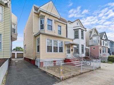203 Ege Ave, Jersey City, NJ, 07304