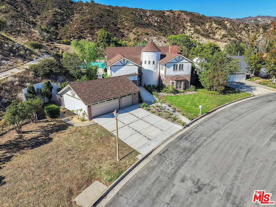 5 bed, 5.5 bath, 5288 sqft, $17,950 — Photo 4
