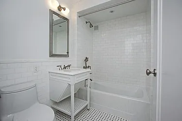 Rented by R New York