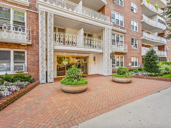 6910 108th St APT 6D, Queens, NY 11375