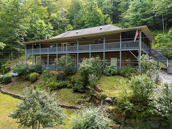 2nd image of 204 Hiawassee River Road