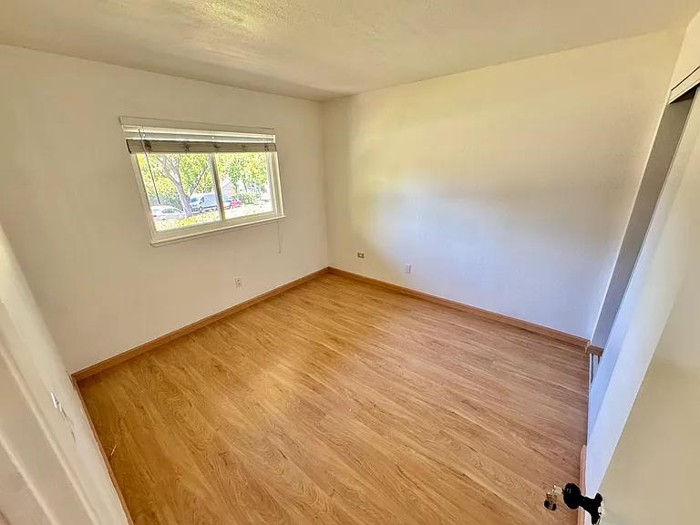 465 Camelback Rd — Photo 10