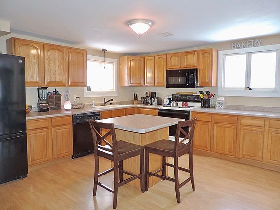 3rd image of 10446 W Caton Rd