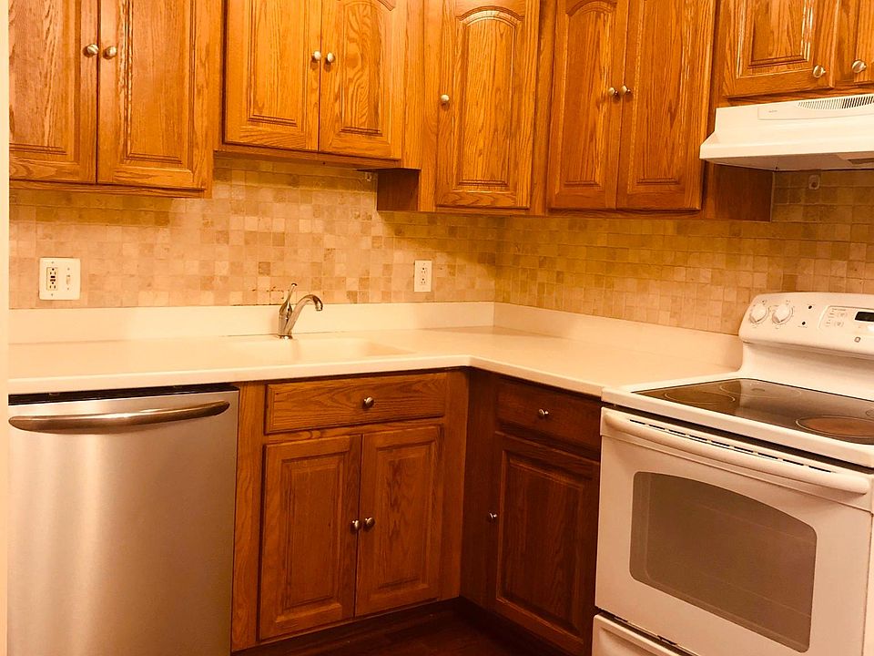 2nd image of 925 Hancock St #15A