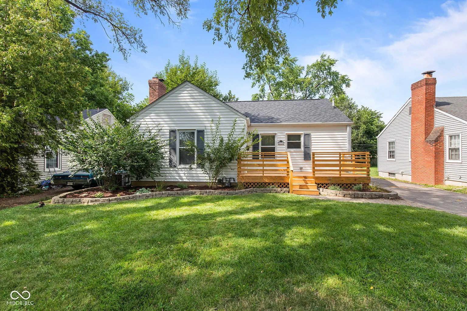 2626 Northview Ave photo 1