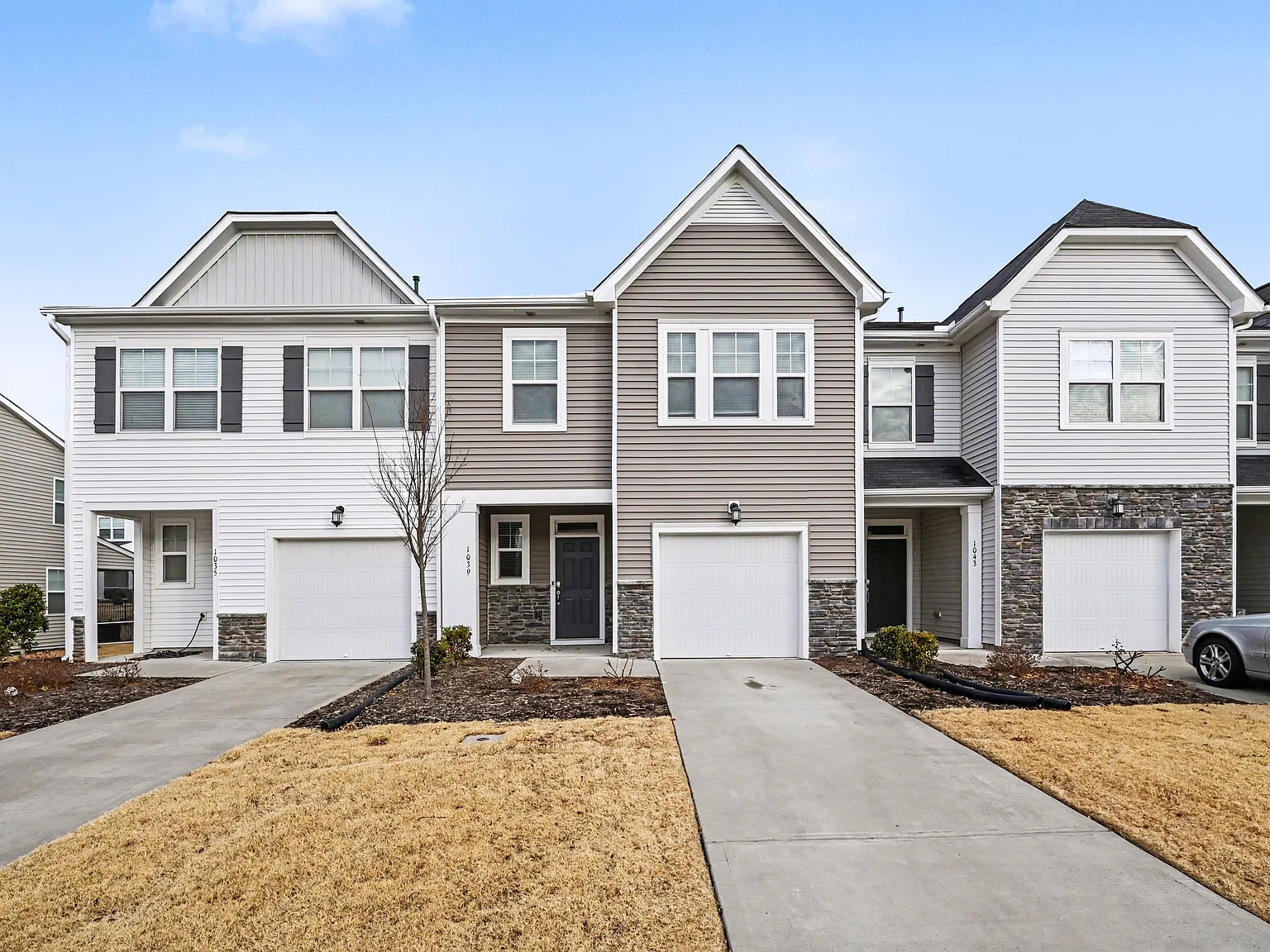 3 bed, 2.5 bath, 1785 sqft, $2,050 — Photo 1