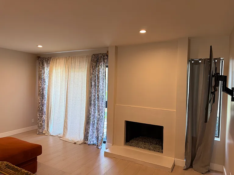5720 Owensmouth Ave #127 — Photo 7