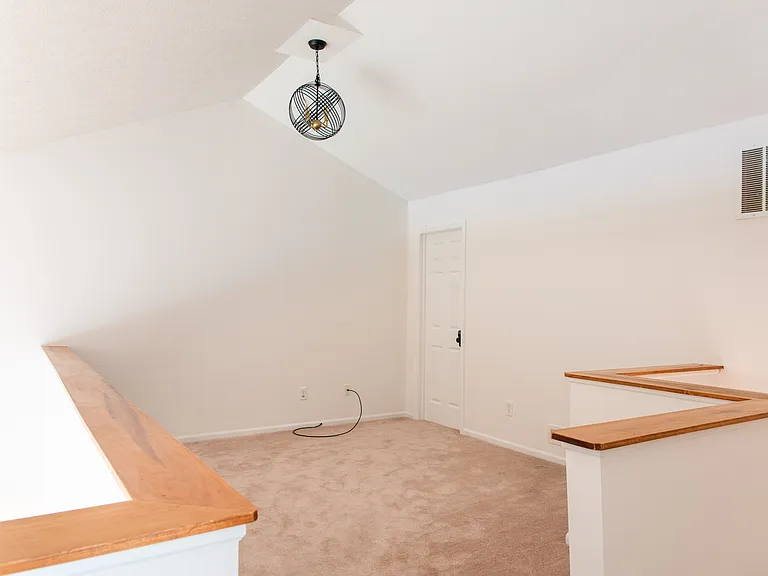 122 Maple Leaf Dr — Photo 8