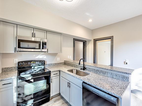 2nd image of 709 Glenwood Ave APT 2