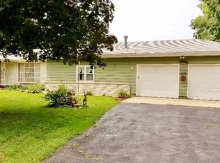 25130 Front St, Sterling, IL 61081