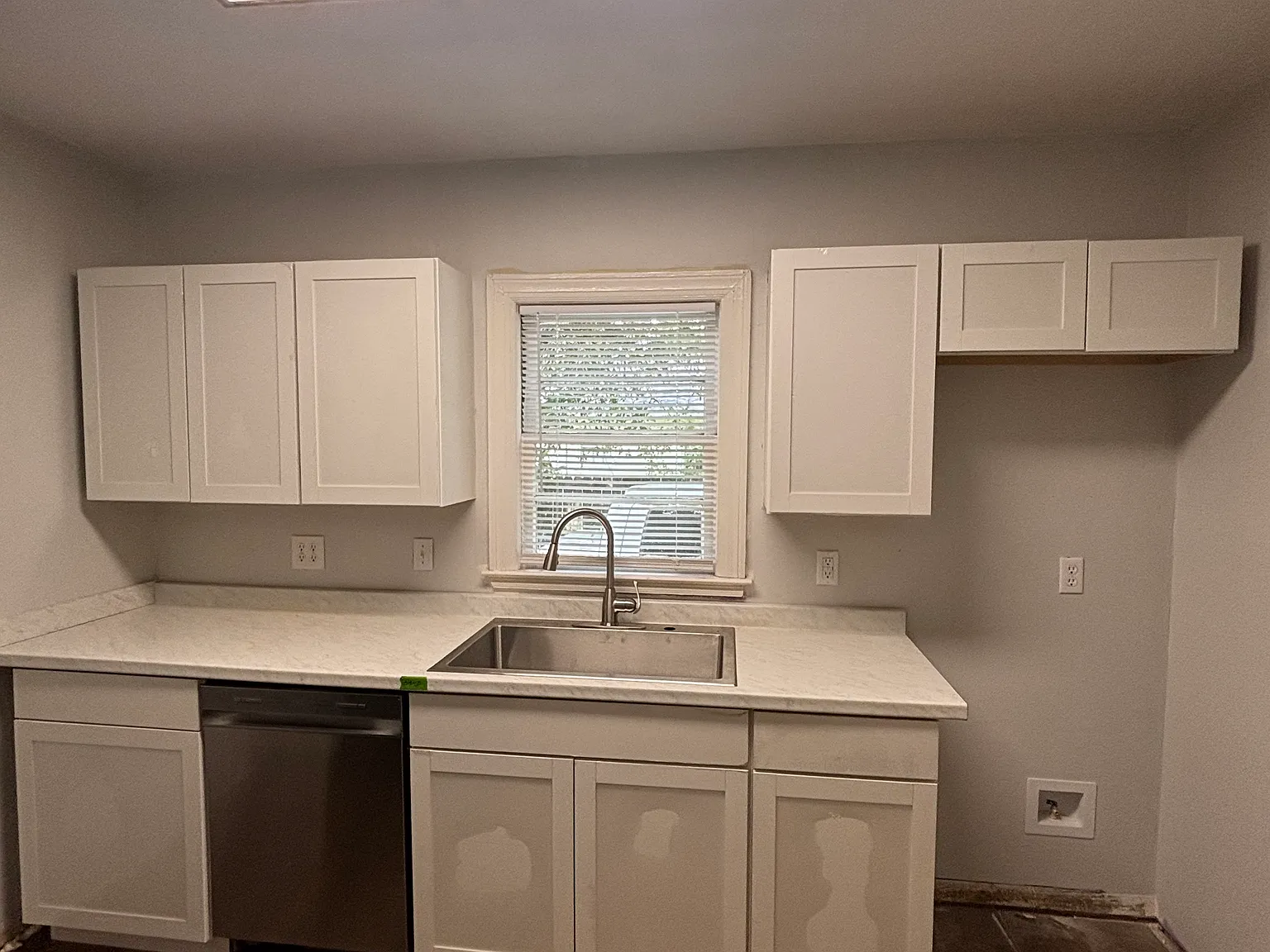 4904 Princeton Dr — Photo 2