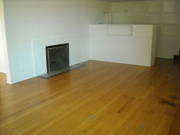 3rd image of 1080 Azuar Ave
