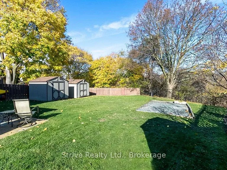 447 Harcourt Dr — Photo 2