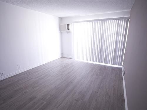 1st image of 18414 Collins St APT 221