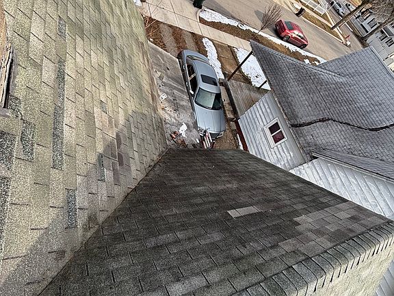 2nd image of 835 E Whitmer St