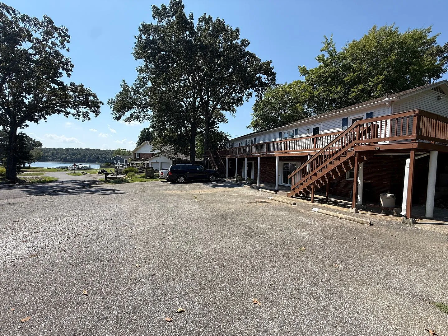 2-bedroom, 1-bathroom downstairs apartment on KY Lake — Photo 3