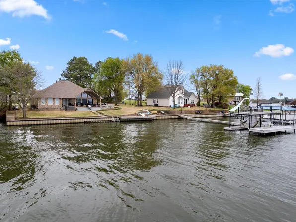 16235 Saint Paul Dr, Malakoff, TX 75148