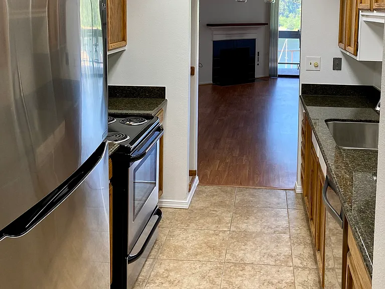 600 SE Marion St #505 — Photo 12