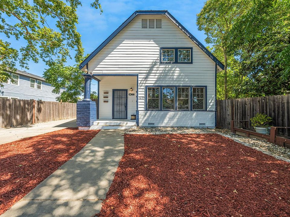 1st image of 3609 20th Ave