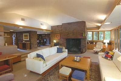 4th image of 2704 Highland Ct
