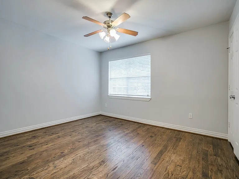 4734A Bradford Dr — Photo 12