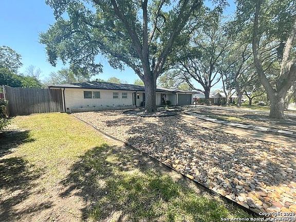 2nd image of 512 Antler Dr