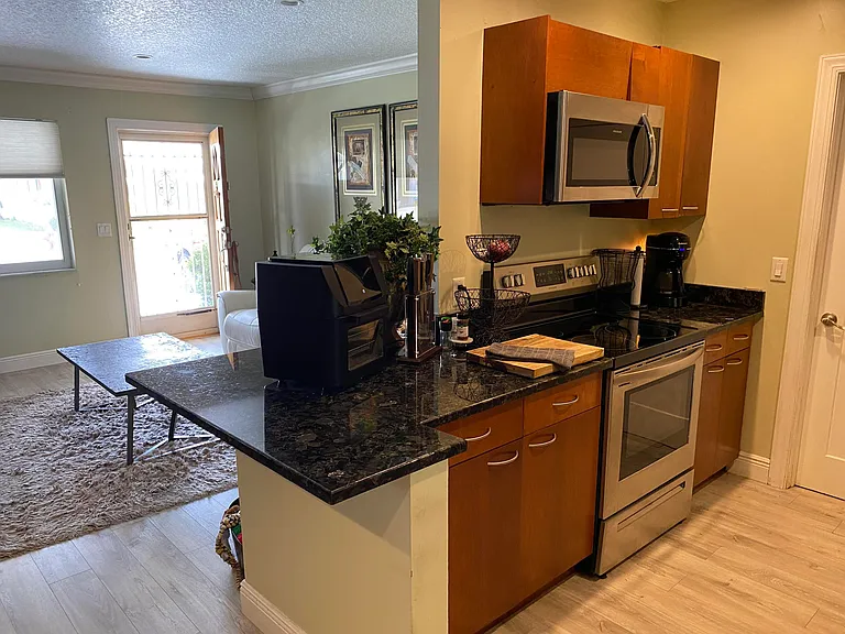 1101 Leisure Ln — Photo 11