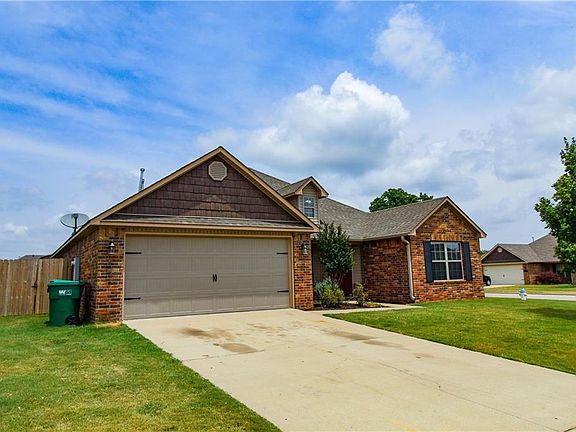 3rd image of 520 Saddlehorn Dr