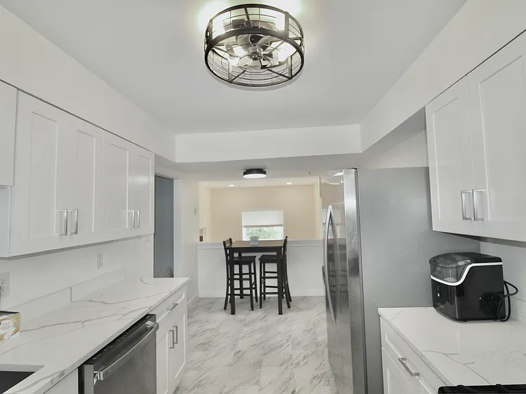 8501 Buckeye Ct — Photo 15