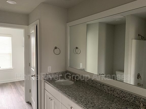 5th image of 370 Mojave St