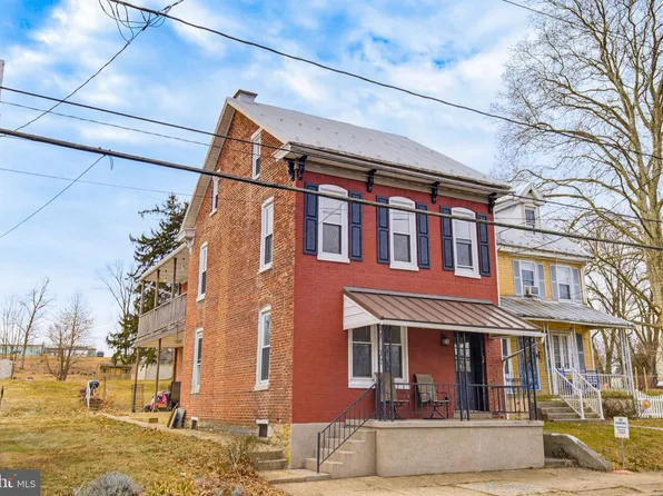 244 E High St, Womelsdorf, PA 19567