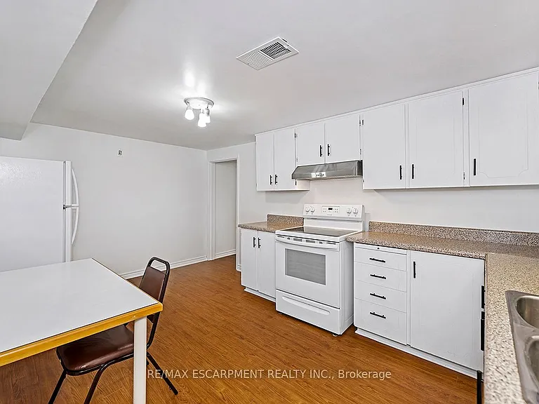 51 Mangrove Rd #LOWER LEVEL — Photo 5