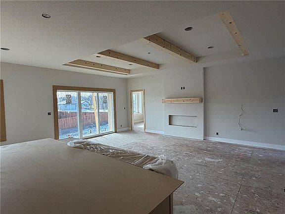 3rd image of 913 SE Hickorywood Dr