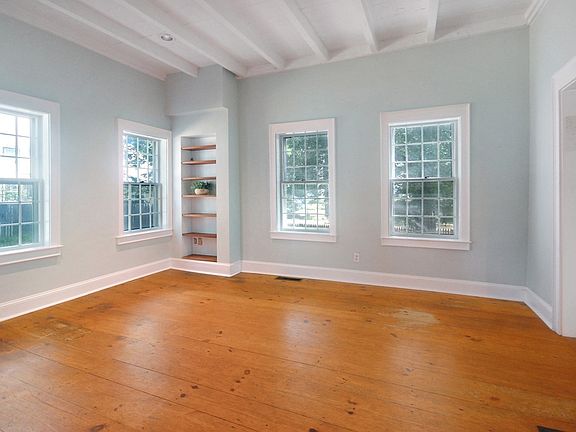 5th image of 1574 Main St Unit 1574