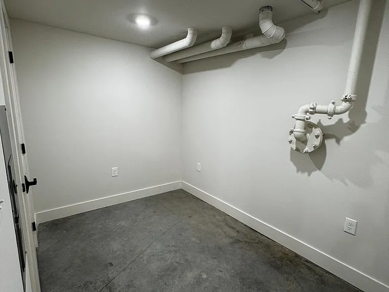 1201 N Central St #2 — Photo 4