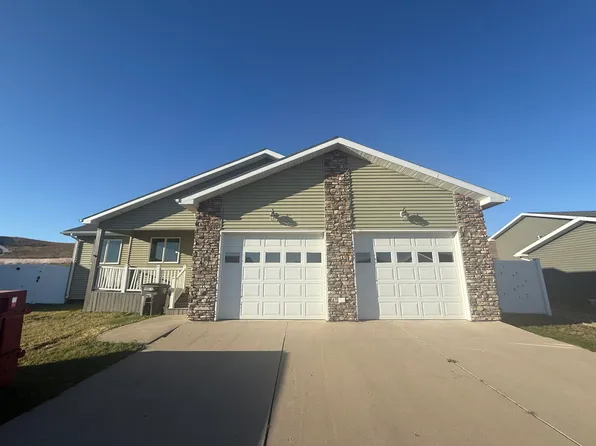 19 Robert St, Burlington, ND 58722