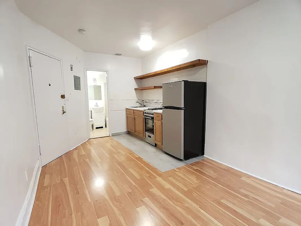 2nd image of 220 W 122nd St #1J