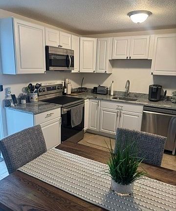 4th image of 56 Edgeworth St Unit 22