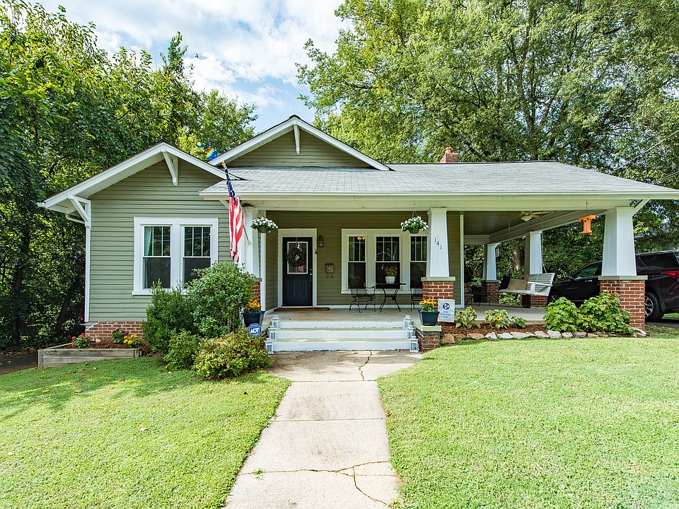 1st image of 141 Hillcrest Dr