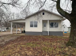 512 S Spring St, Ava, MO 65608