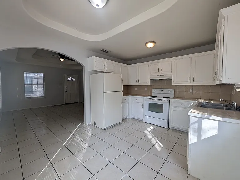 1614 Phoenix St #3 — Photo 3
