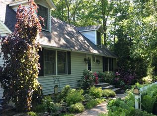 9947 Mulberry Rd, Chardon, OH 44024