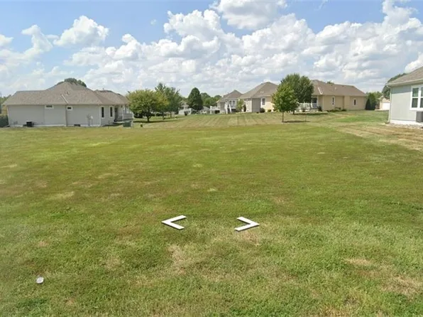 22620 Vincent St, Peculiar, MO 64078