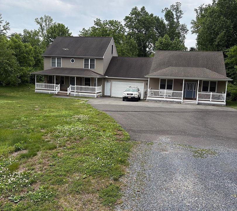 1st image of 608 Main St