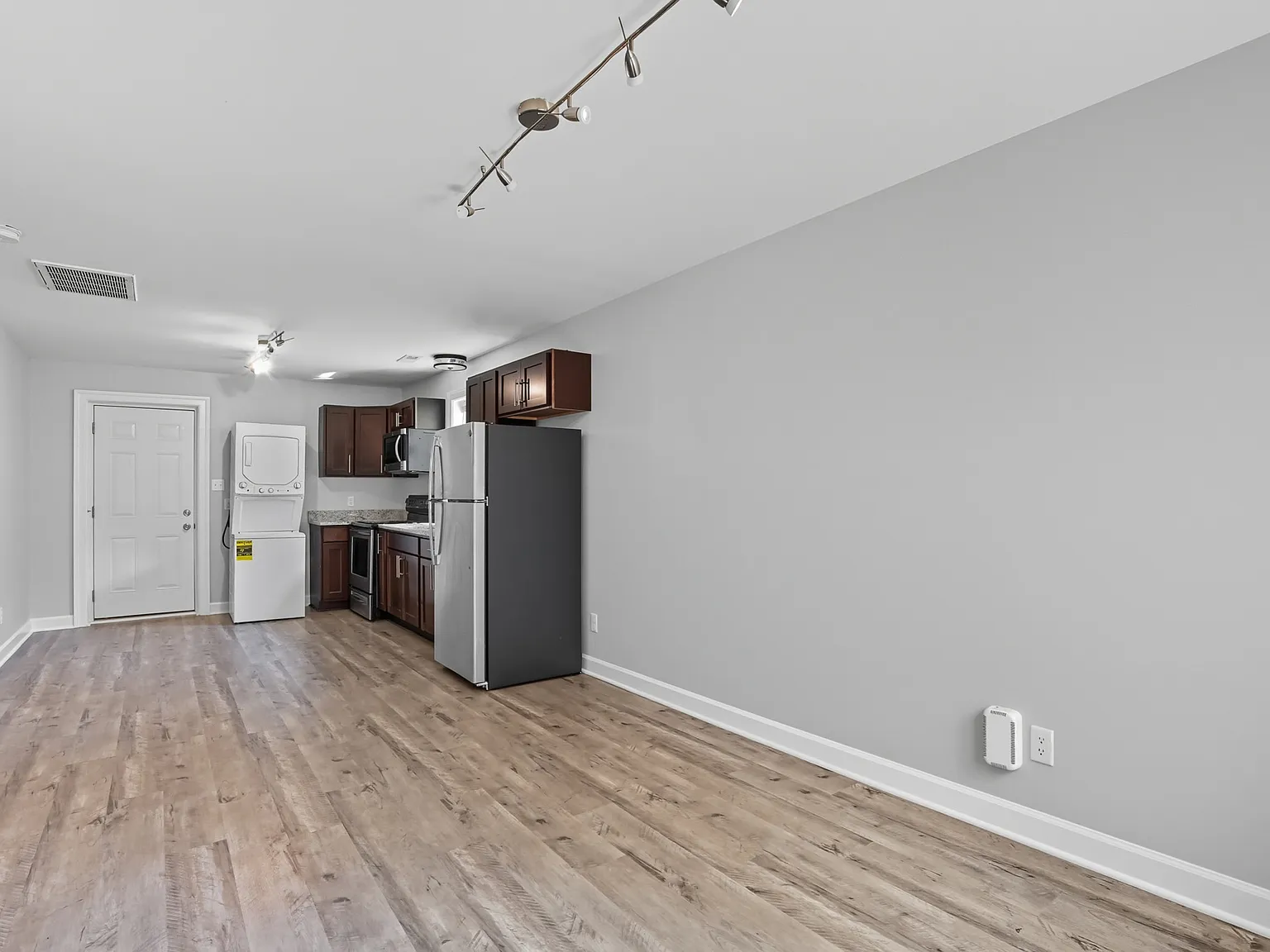 638 Boger St — Photo 3