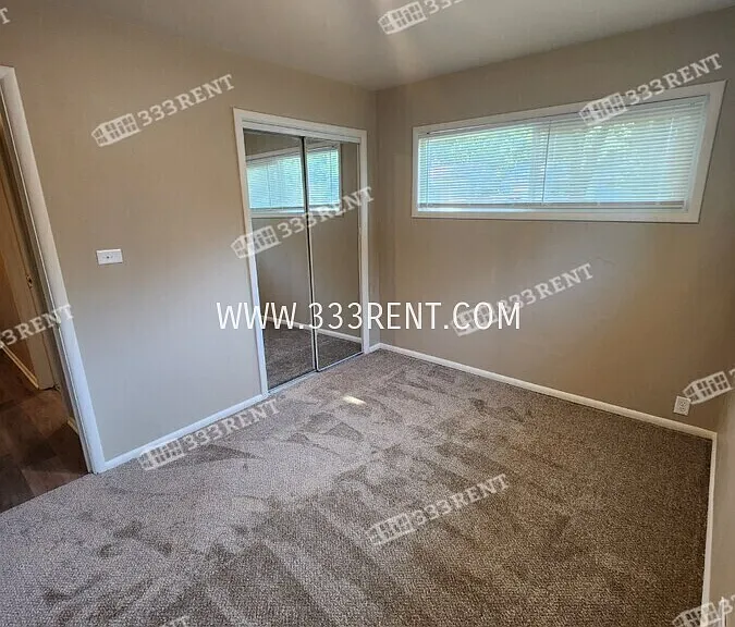 11012 Newton Ave — Photo 13